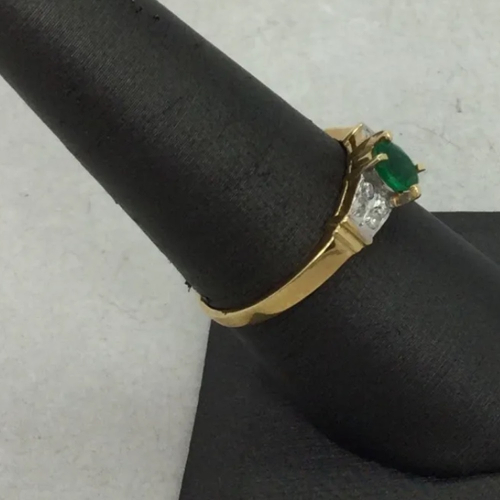 Ring - Picture 2 of 10